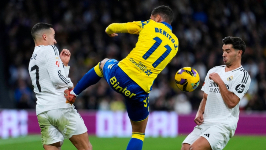 兰州中山桥河堤沿线柳树为啥被“剃头”？ 回应：别担心，修剪实为消除安全隐患促树木复壮