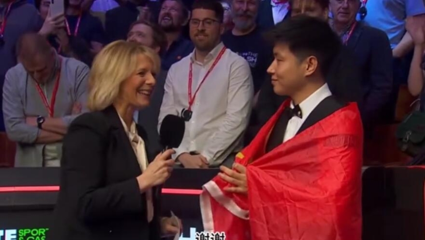 兰州中山桥河堤沿线柳树为啥被“剃头”？ 回应：别担心，修剪实为消除安全隐患促树木复壮