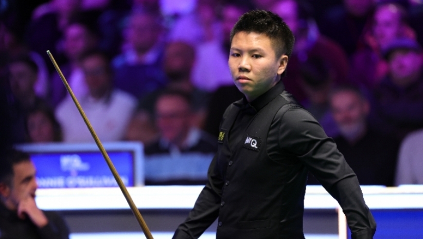 华表奖后众星聚餐，王宝强侃侃而谈，黄渤推杯换盏，满桌尽是人情世故