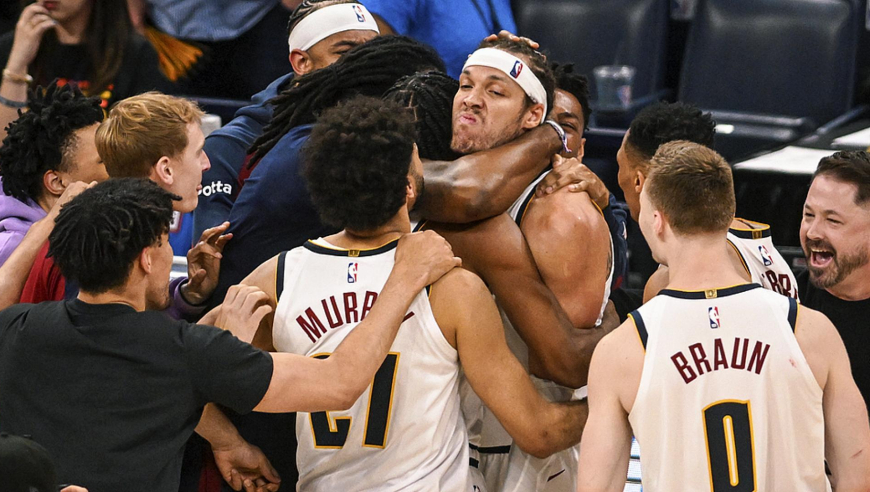 内娱古早顶流恋情，官宣了